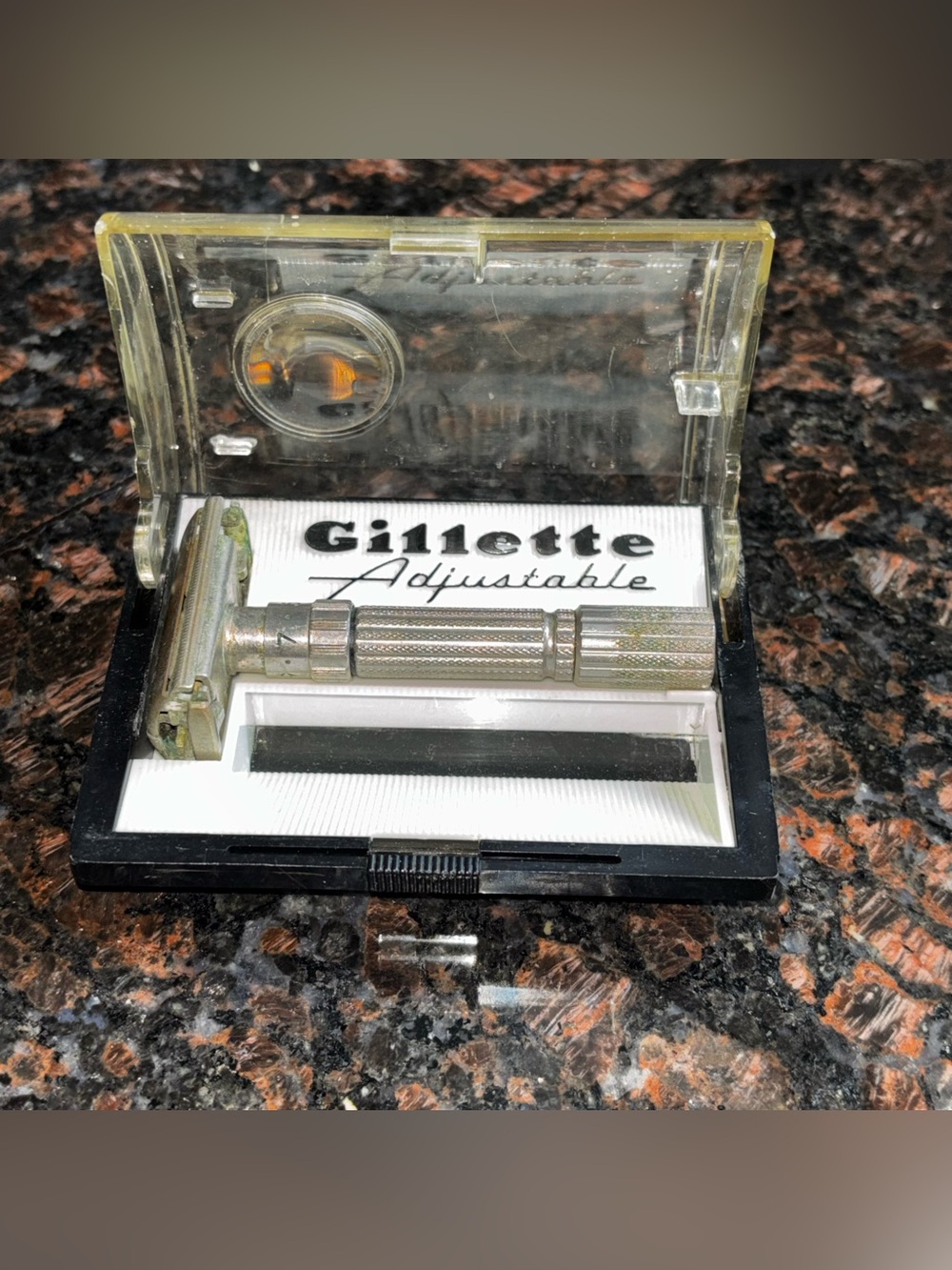Vintage Gillette Fat Boy Adjustable Safety Razor 1959 E2 With Case Made in USA